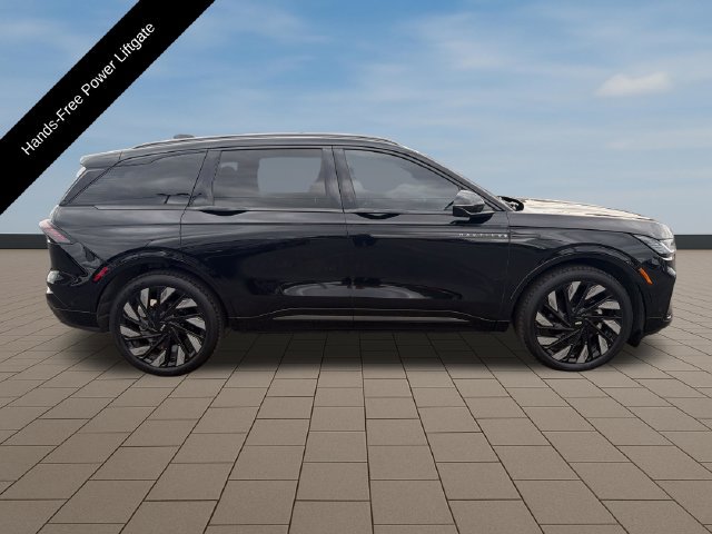 Certified 2024 Lincoln Nautilus Reserve w/ Equipment Group 202A AWD/4WD image 8