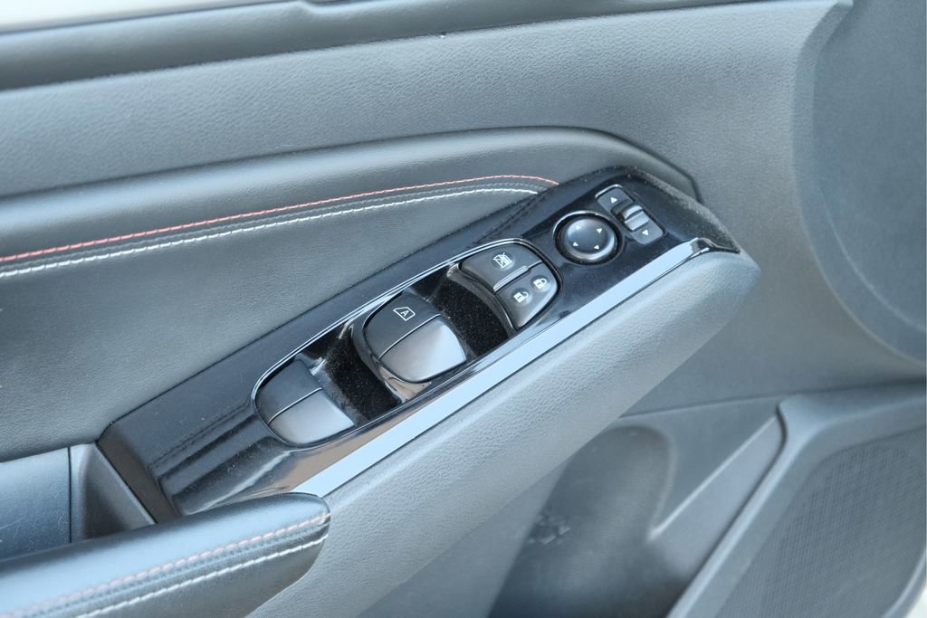 Used 2023 Nissan Altima 2.0 SR FWD image 6
