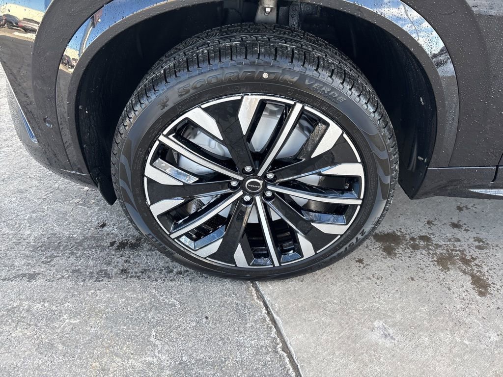 New 2026 Volvo XC90 T8 Ultra w/ Protection Package Premier image 13