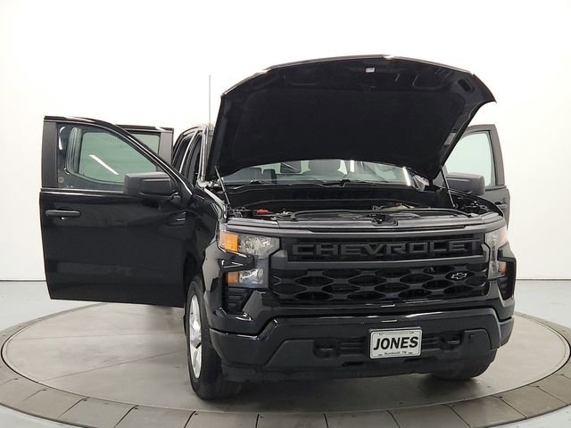 Used 2022 Chevrolet Silverado 1500 Custom w/ LPO, Dark Essentials Package AWD/4WD image 10