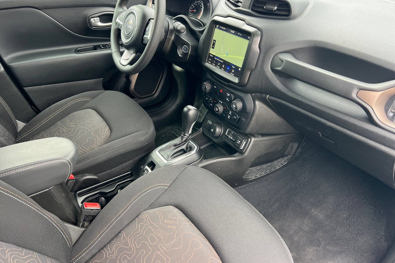 Used 2023 Jeep Renegade Latitude AWD/4WD image 20