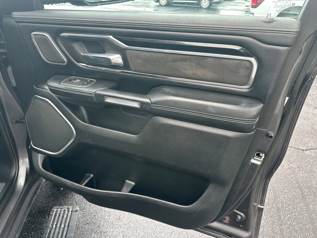 Used 2022 RAM 1500 Laramie AWD/4WD image 14