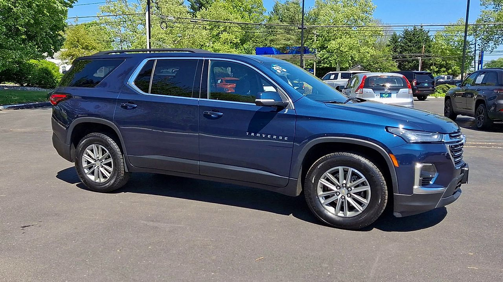 Certified 2023 Chevrolet Traverse LT FWD image 4
