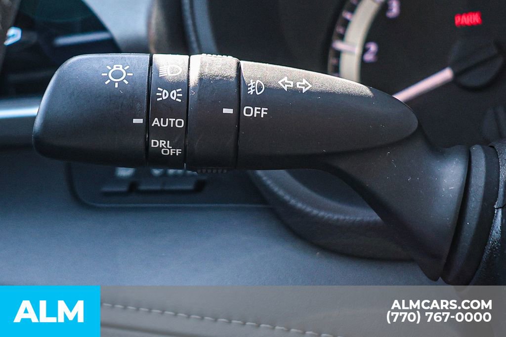 Used 2025 Toyota Highlander LE image 34