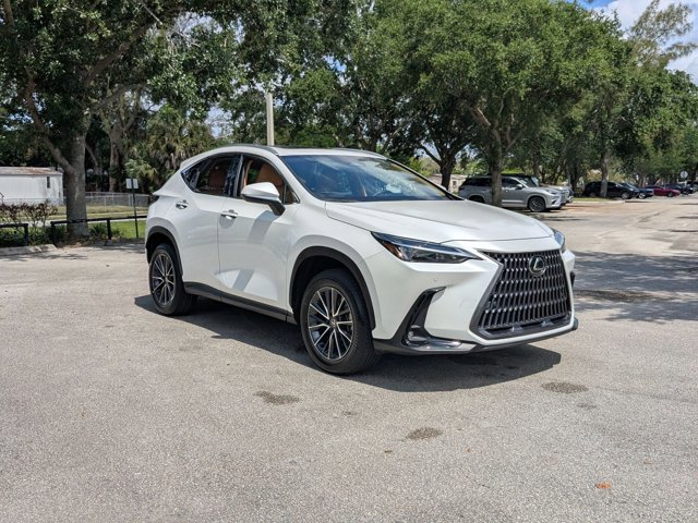 Used 2025 Lexus NX 250 FWD w/ Towing Package (2000 Lbs) image 3