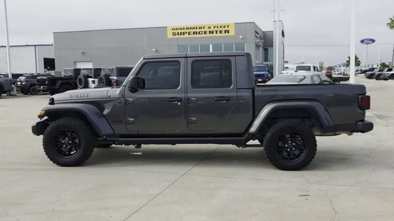 Used 2025 Jeep Gladiator Sport AWD/4WD image 5