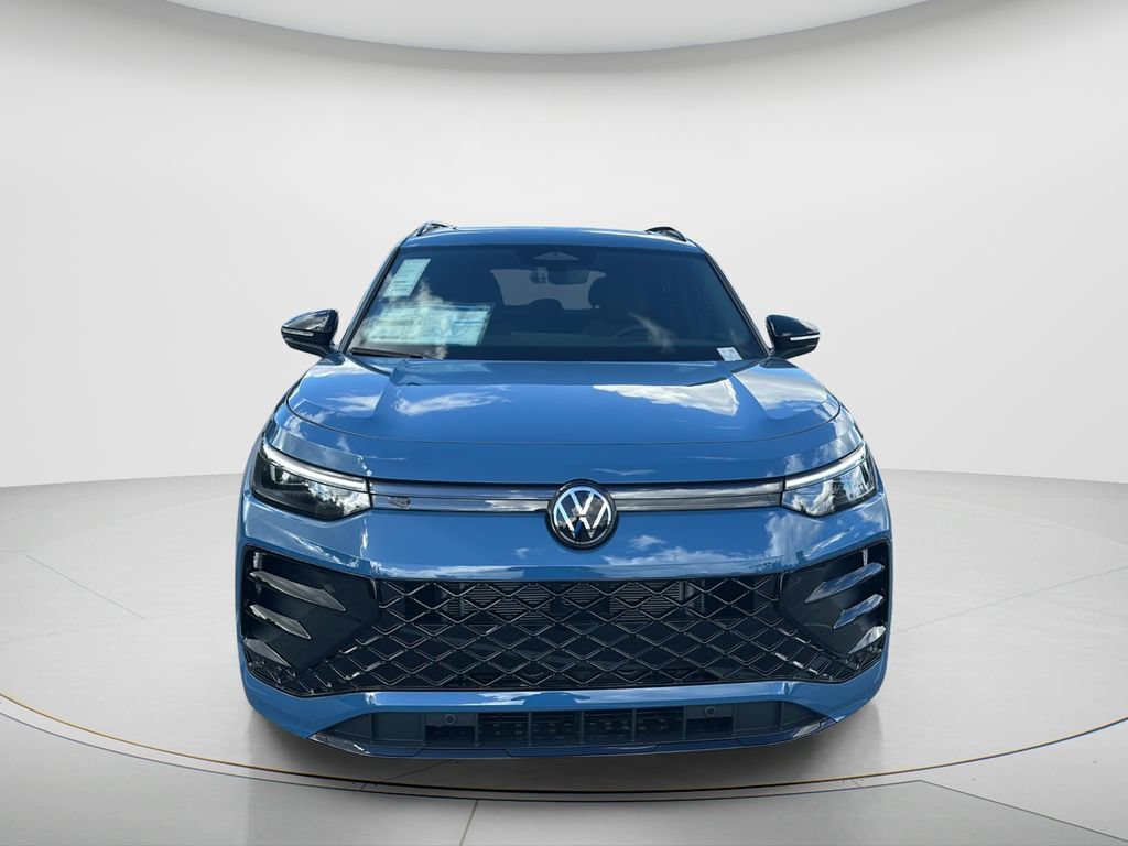 New 2026 Volkswagen Tiguan SE R-Line FWD image 8