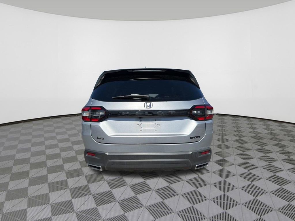 Used 2023 Honda Pilot Sport image 6