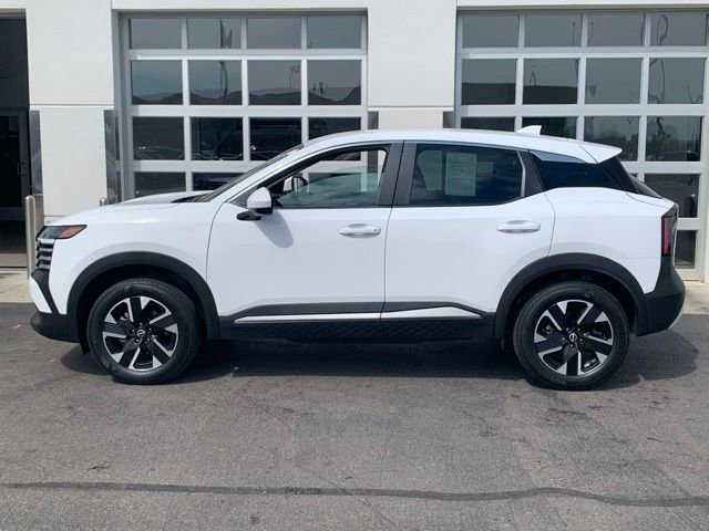 Used 2025 Nissan Kicks SV AWD/4WD image 3