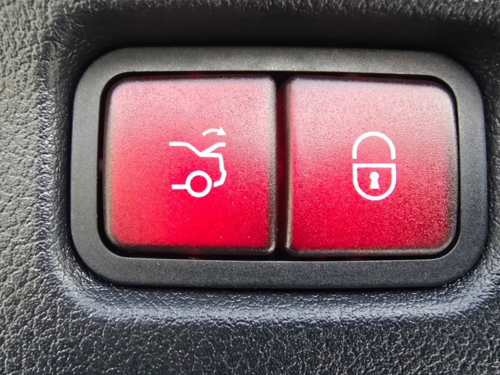 Certified 2025 Mercedes-Benz C 300 4MATIC Sedan image 18