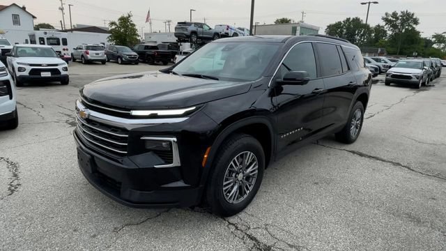 Used 2025 Chevrolet Traverse LT w/ Driver Confidence Package FWD image 6