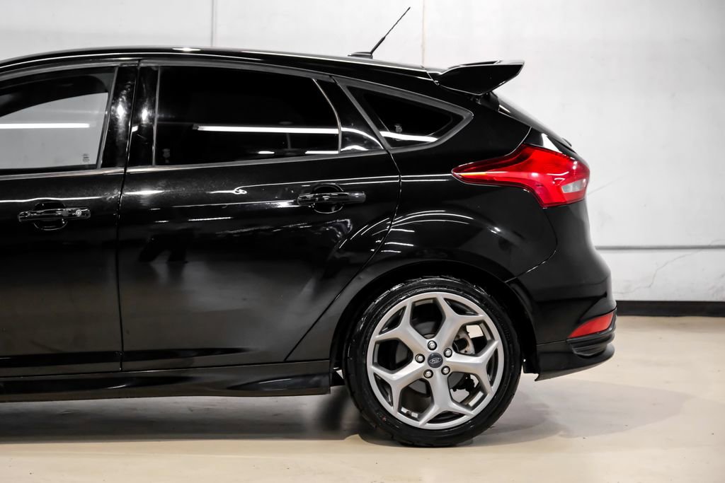 Used 2015 Ford Focus ST FWD image 12