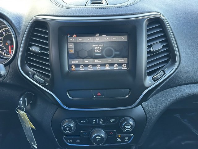 Used 2020 Jeep Cherokee Latitude w/ Cold Weather Group image 32