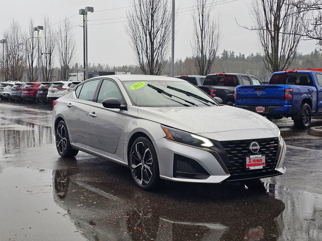 Used 2023 Nissan Altima 2.5 SR image 3