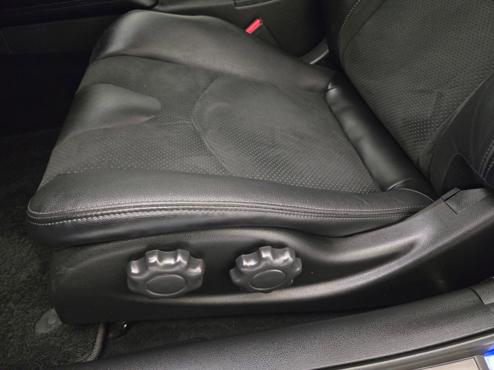 Used 2024 Nissan Z Performance w/ Floor Mat Package RWD image 16
