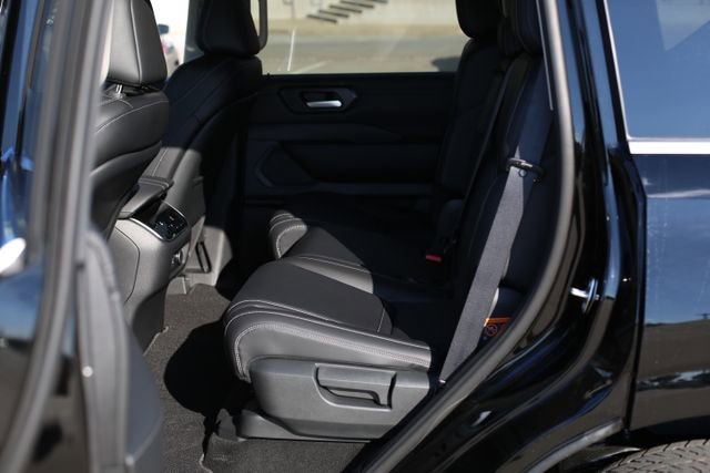 New 2026 Nissan Armada SV image 18