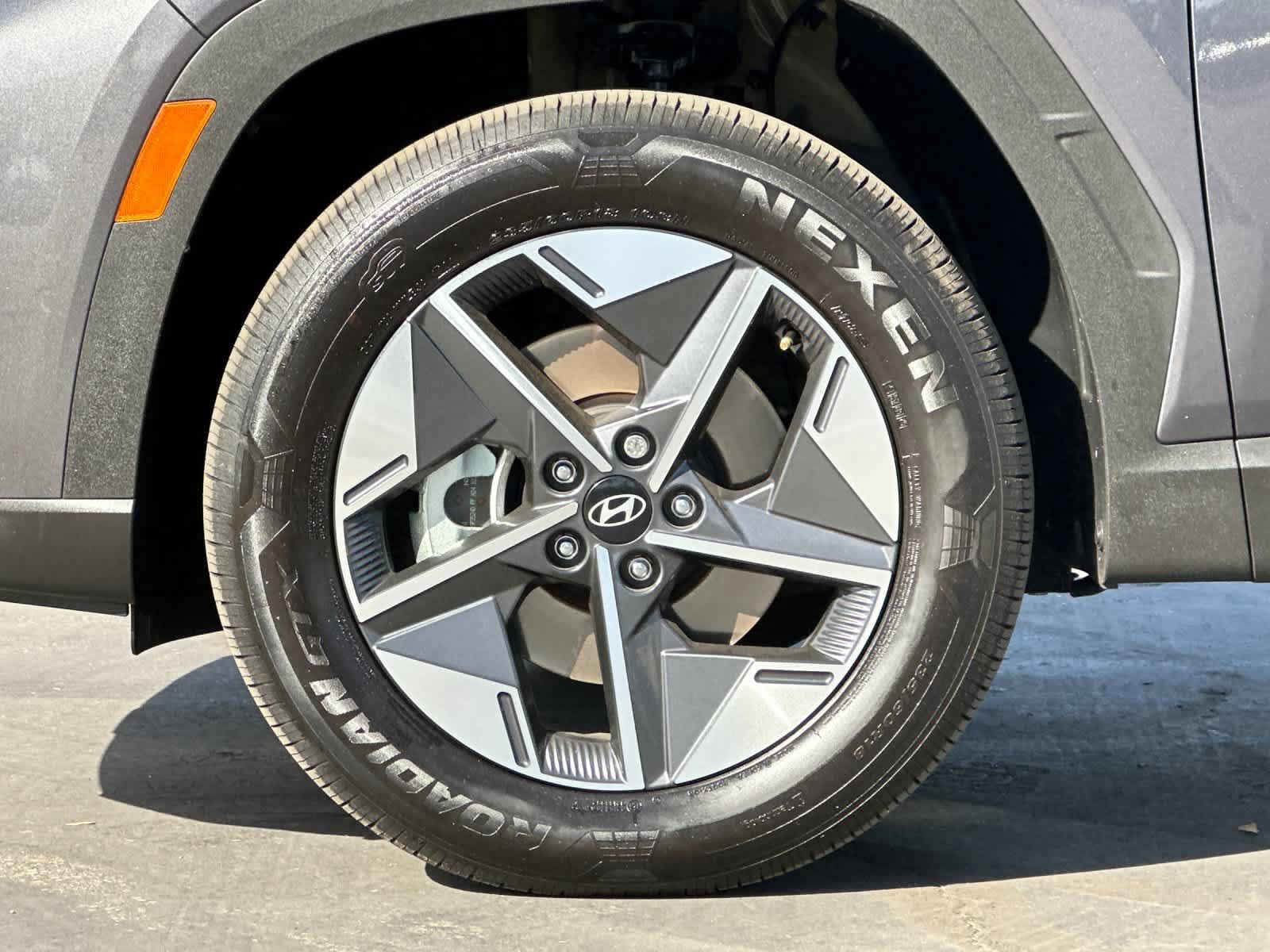 Certified 2025 Hyundai Tucson SEL AWD/4WD image 28