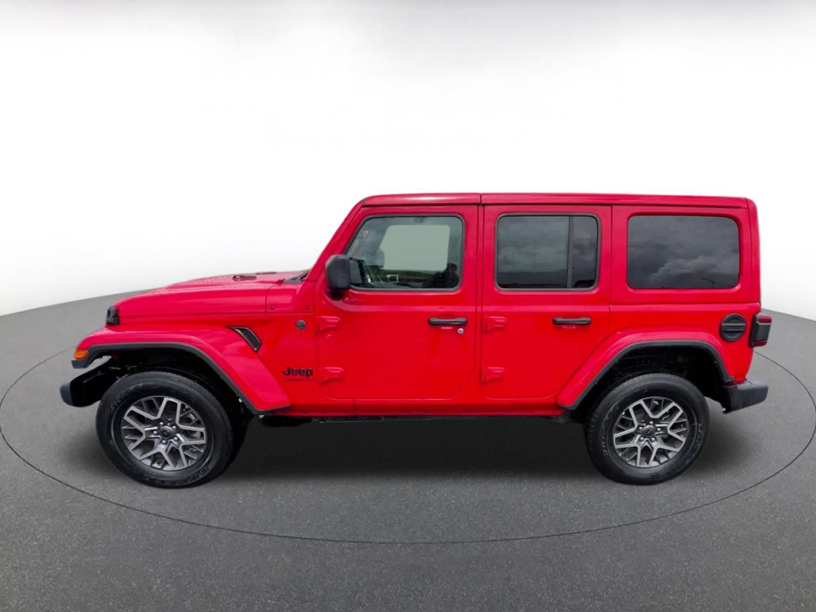 Used 2025 Jeep Wrangler Unlimited Sahara AWD/4WD image 8