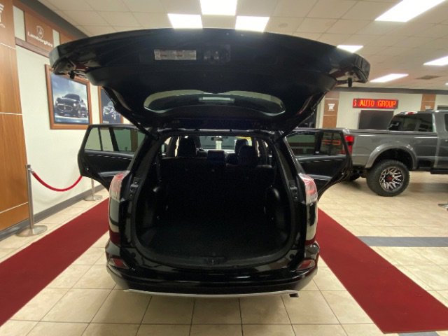 Used 2016 Toyota RAV4 SE FWD image 9