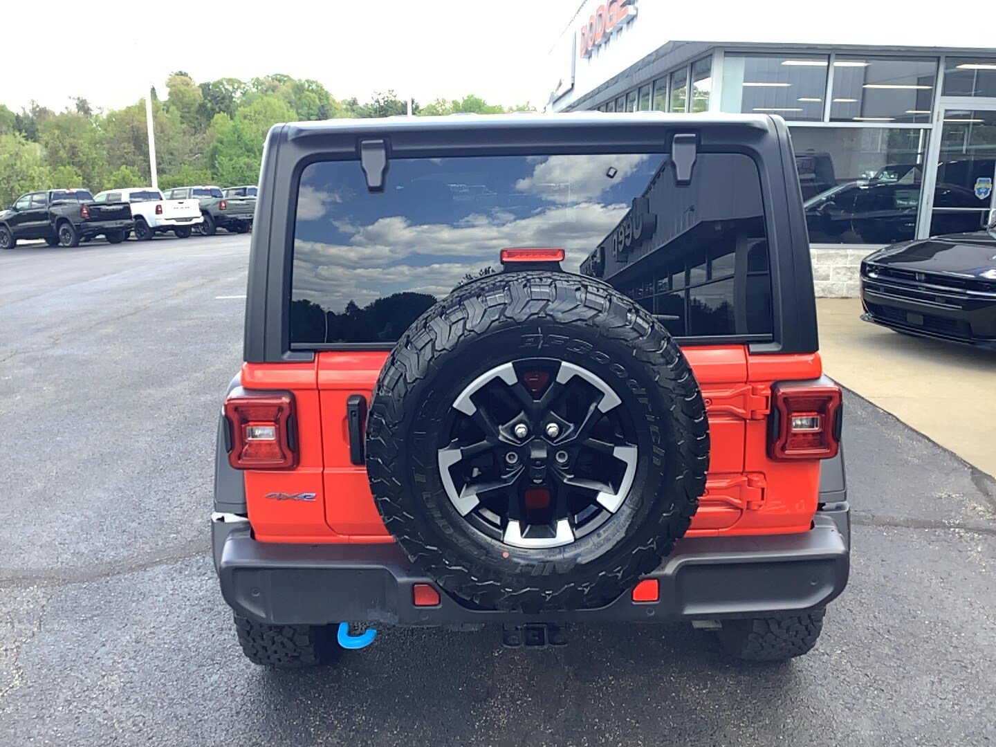 Certified 2025 Jeep Wrangler Unlimited Rubicon 4xe w/ Safety Group AWD/4WD image 4