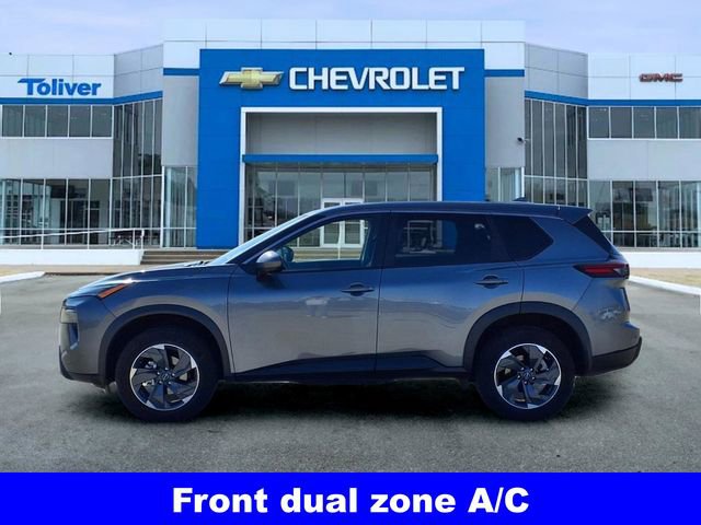 Used 2025 Nissan Rogue SV image 4