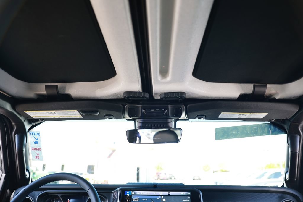 Used 2024 Jeep Wrangler Unlimited Rubicon 4xe image 30