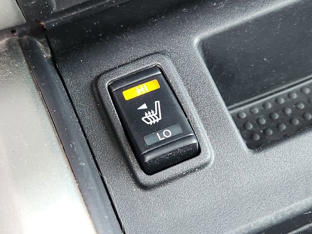 Used 2019 Nissan Titan SV w/ SV Convenience Package image 25