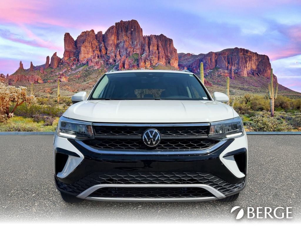 Used 2024 Volkswagen Taos SE FWD image 6