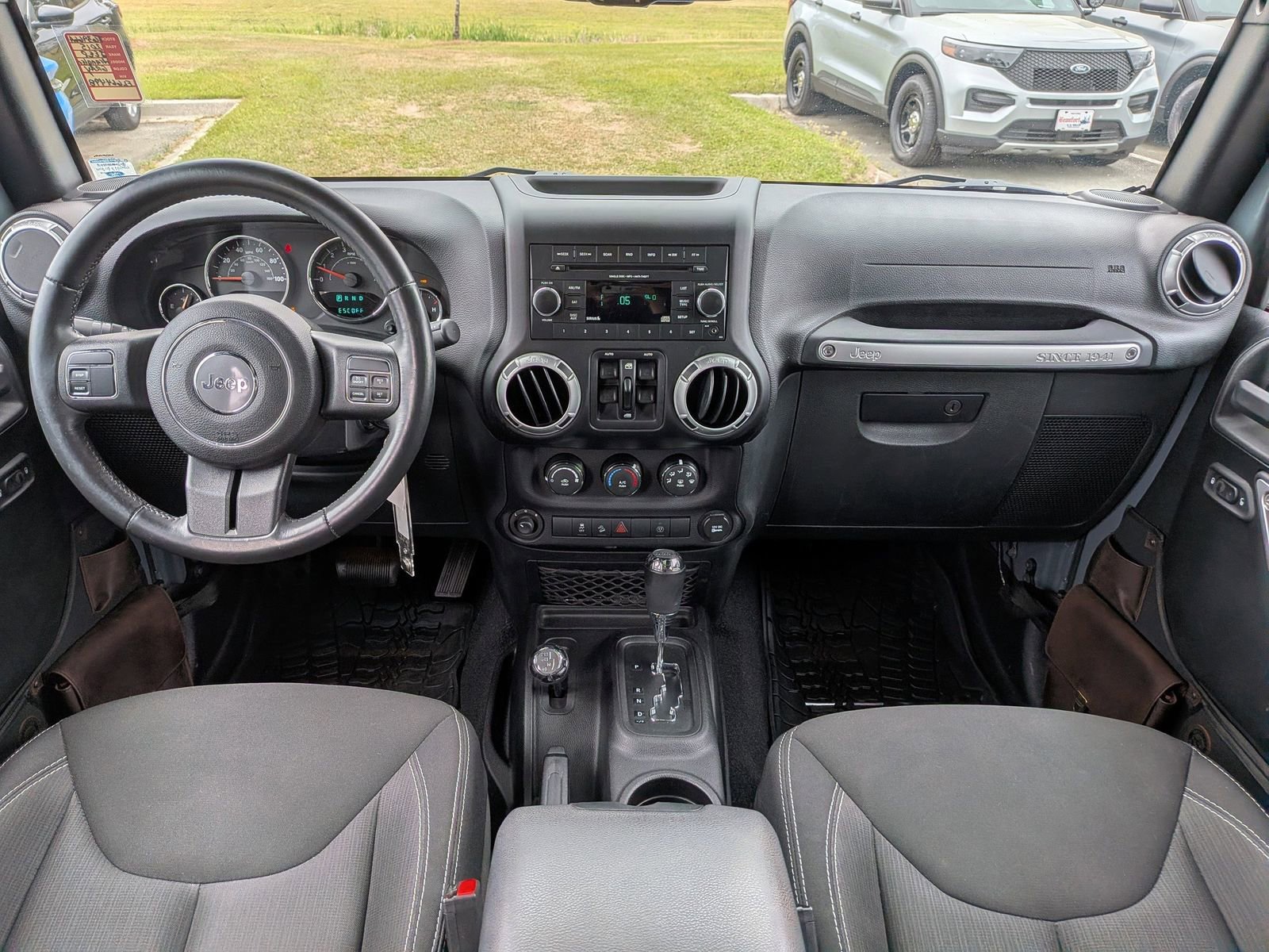 Used 2015 Jeep Wrangler Unlimited Sahara image 9