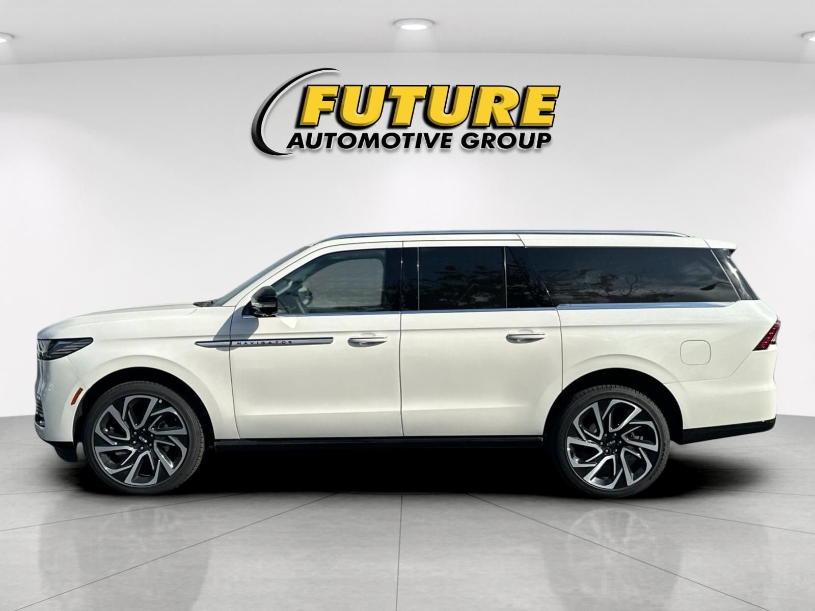 New 2026 Lincoln Navigator L Reserve AWD/4WD image 6