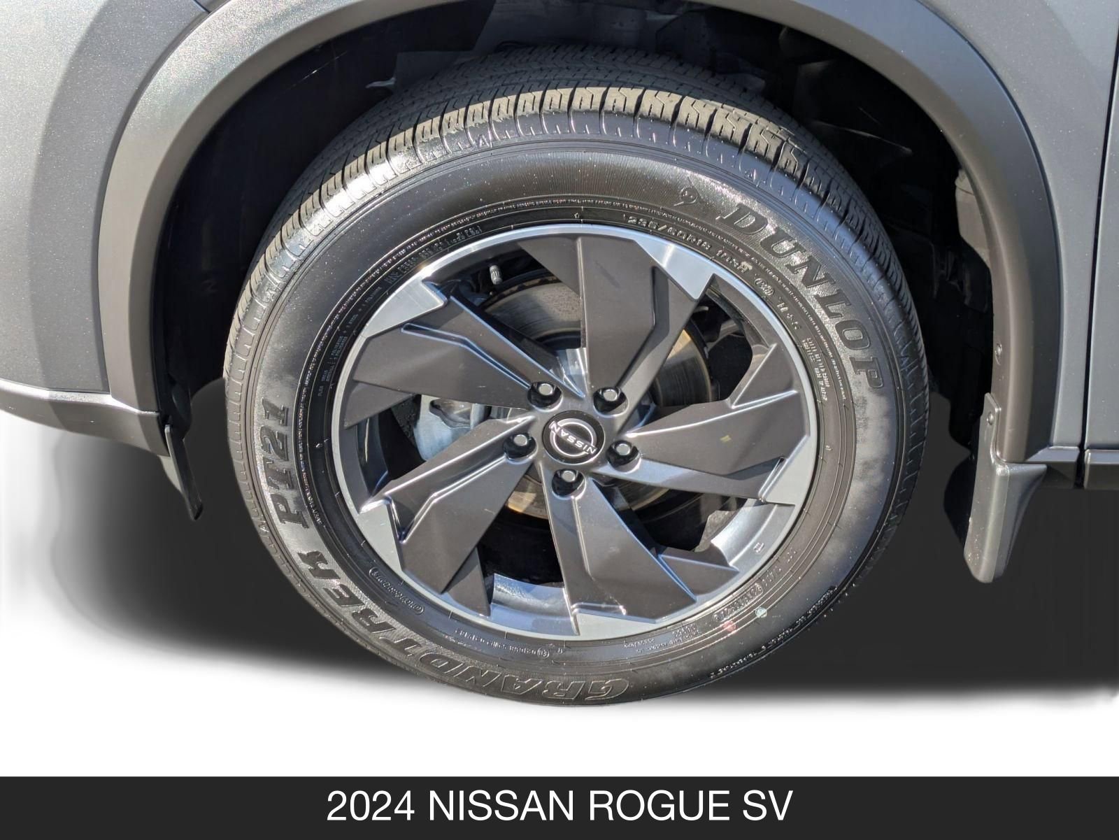 Used 2024 Nissan Rogue SV w/ SV Premium Package image 11