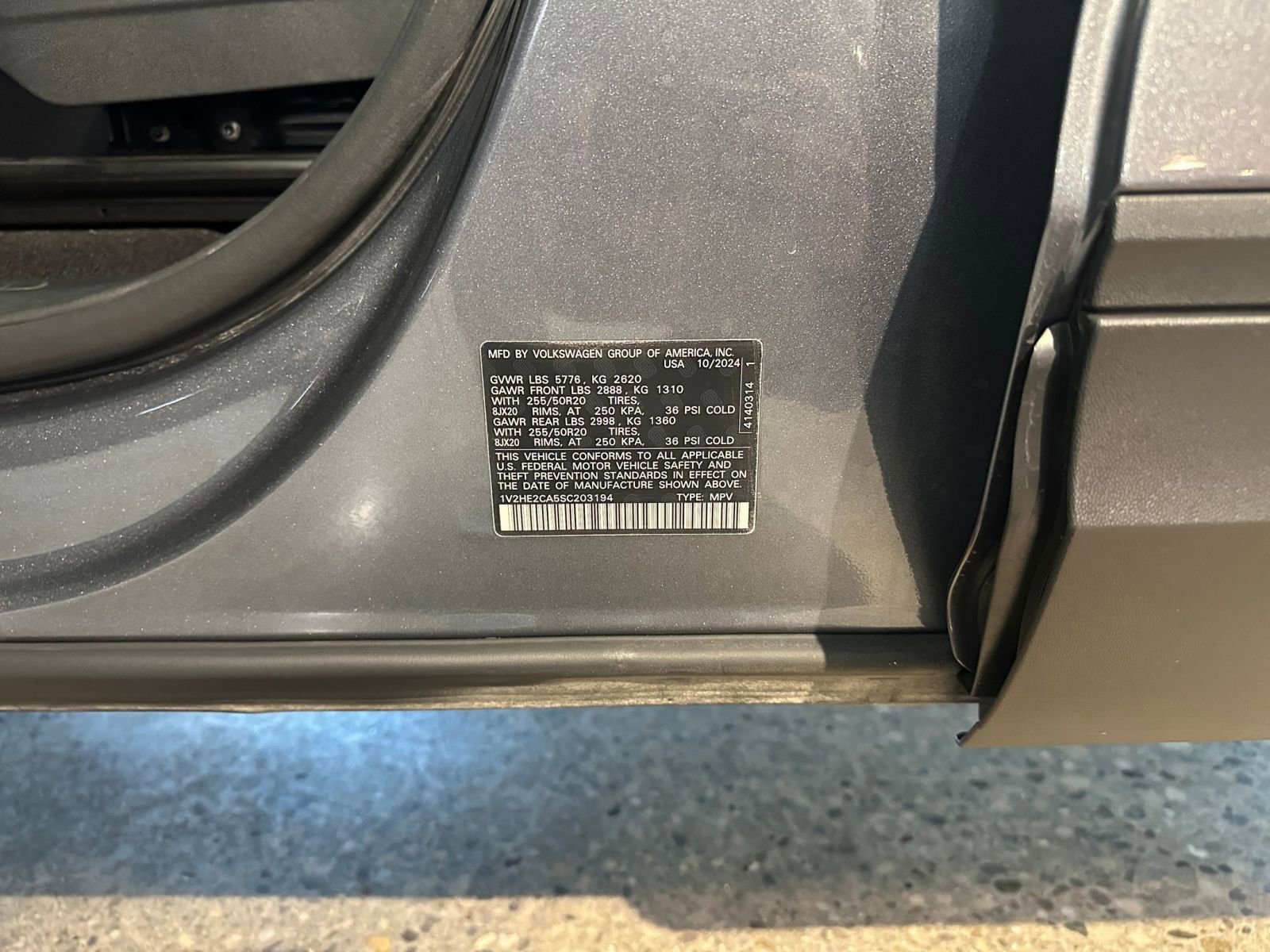 Used 2025 Volkswagen Atlas Cross Sport SE image 29