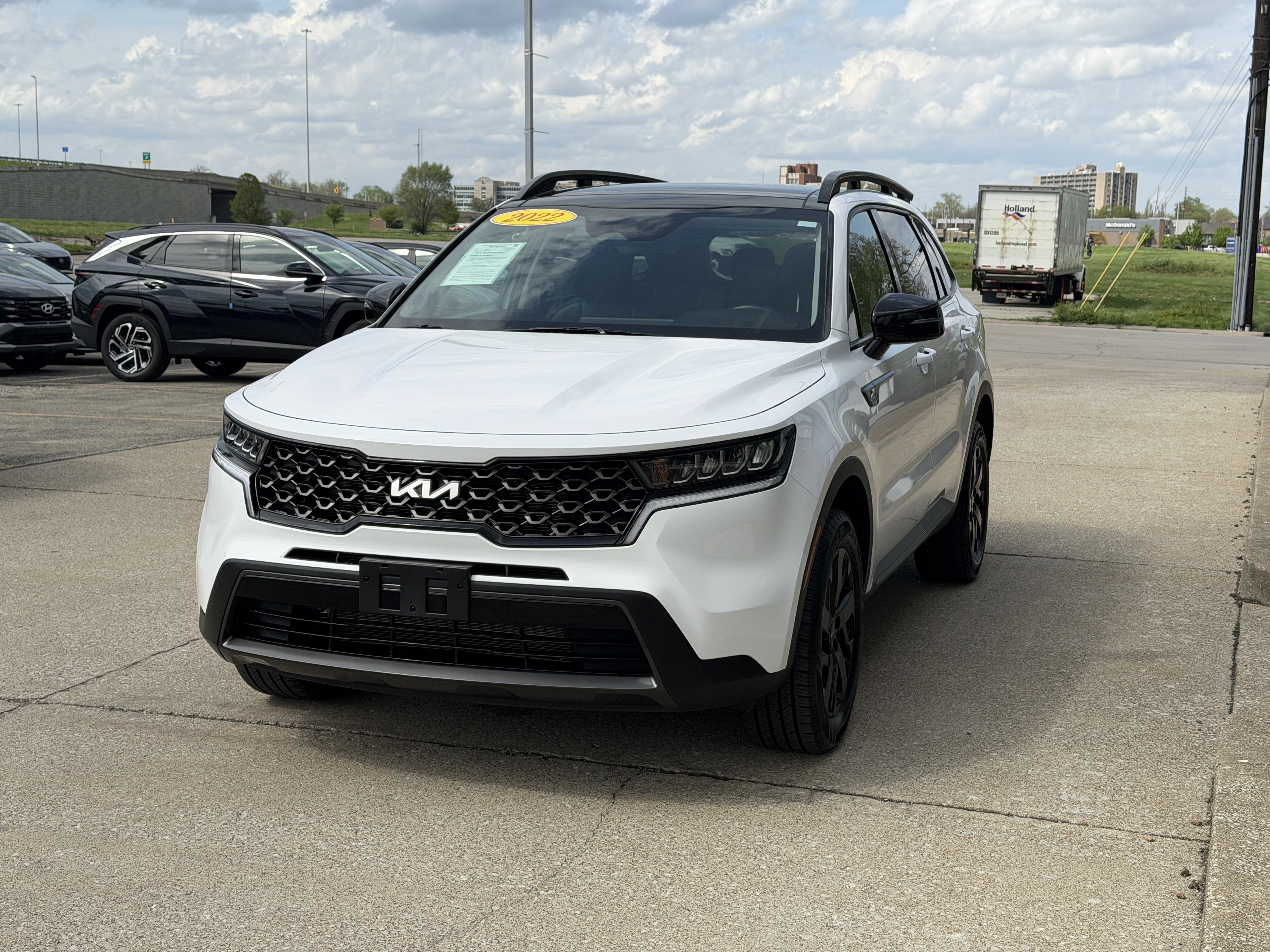 Used 2022 Kia Sorento S w/ Panoramic Sunroof Package AWD/4WD image 15