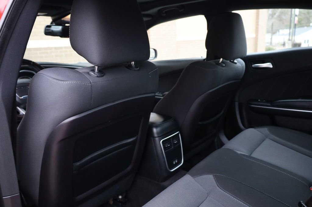 Used 2016 Dodge Charger SXT w/ Navigation & Travel Group image 19
