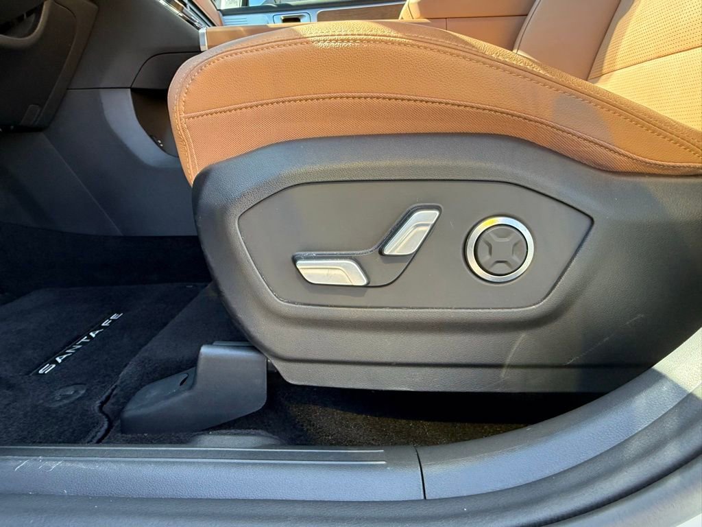 Used 2025 Hyundai Santa Fe Limited AWD/4WD image 31