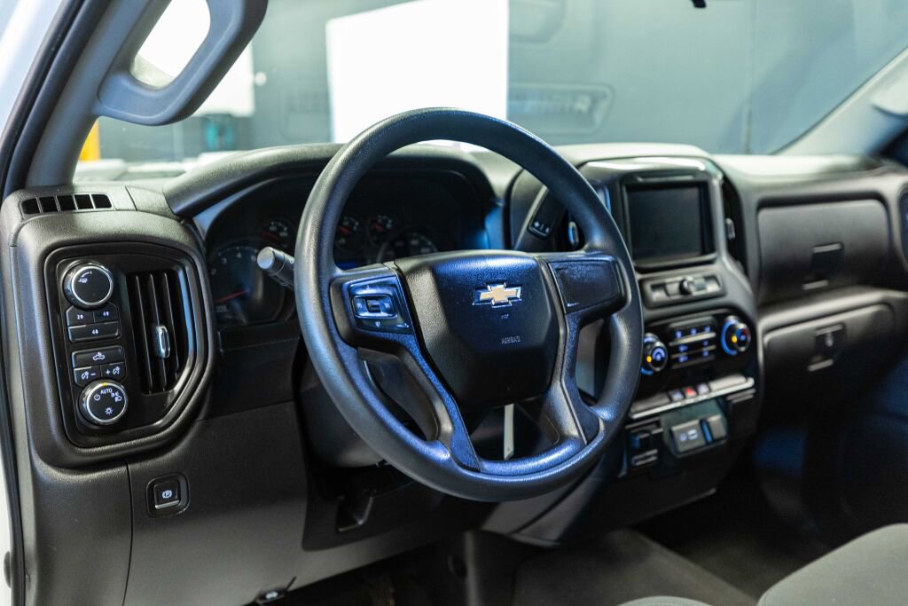 Used 2021 Chevrolet Silverado 2500 Custom w/ Custom Convenience Package image 11