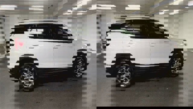 Certified 2024 GMC Terrain SLT image 9