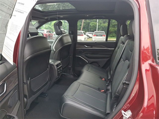 Certified 2024 Jeep Grand Cherokee Overland w/ Luxury Tech Group IV image 20