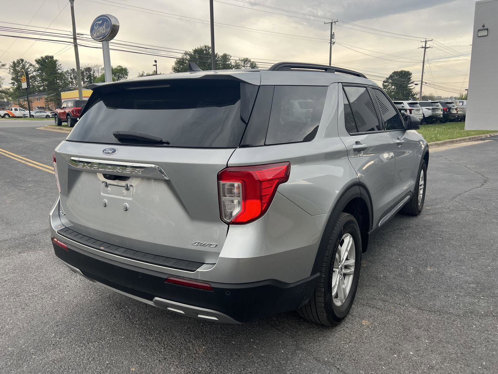 Certified 2023 Ford Explorer XLT w/ Equipment Group 202A AWD/4WD image 5