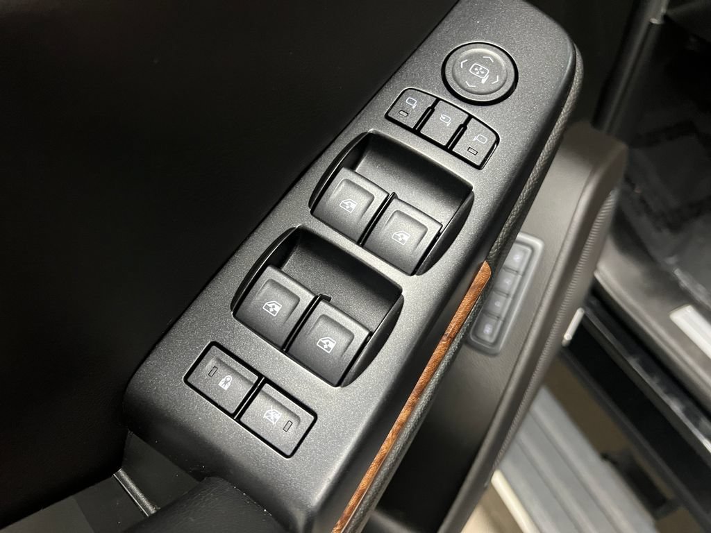 Used 2019 Chevrolet Tahoe Premier w/ Premier Plus Edition AWD/4WD image 13
