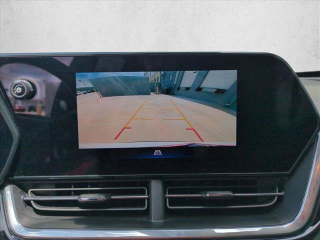 Used 2024 Chevrolet Trax ACTIV w/ Sunroof Package FWD image 13