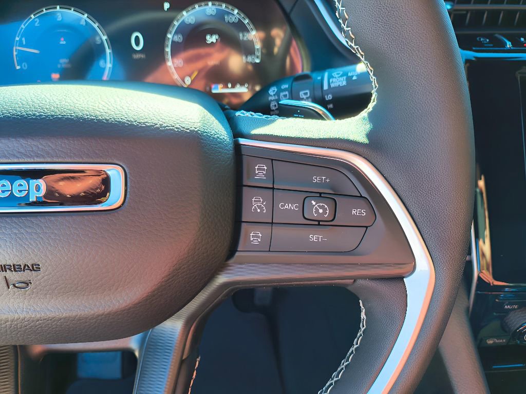 New 2025 Jeep Grand Cherokee Altitude image 19