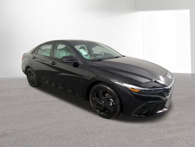 New 2026 Hyundai Elantra Sport FWD image 11