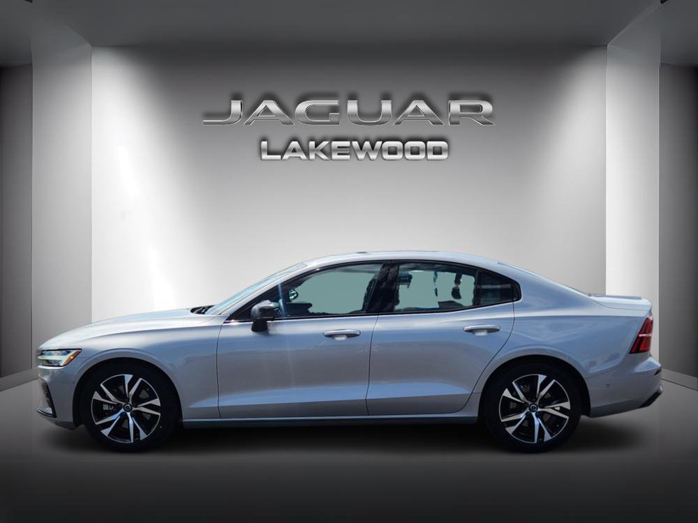 Used 2024 Volvo S60 B5 Plus FWD image 2