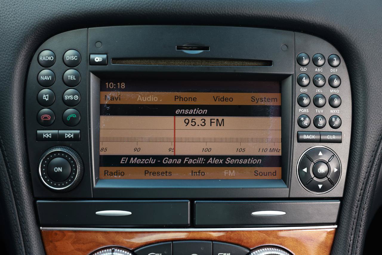 Used 2009 Mercedes-Benz SL 550 w/ Premium I Pkg image 37