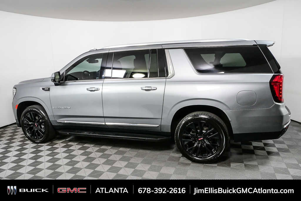 Used 2023 GMC Yukon XL SLT w/ SLT Premium Package image 30