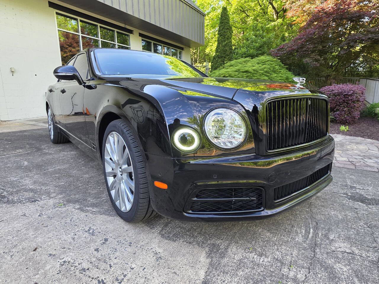 Used 2017 Bentley Mulsanne RWD image 39