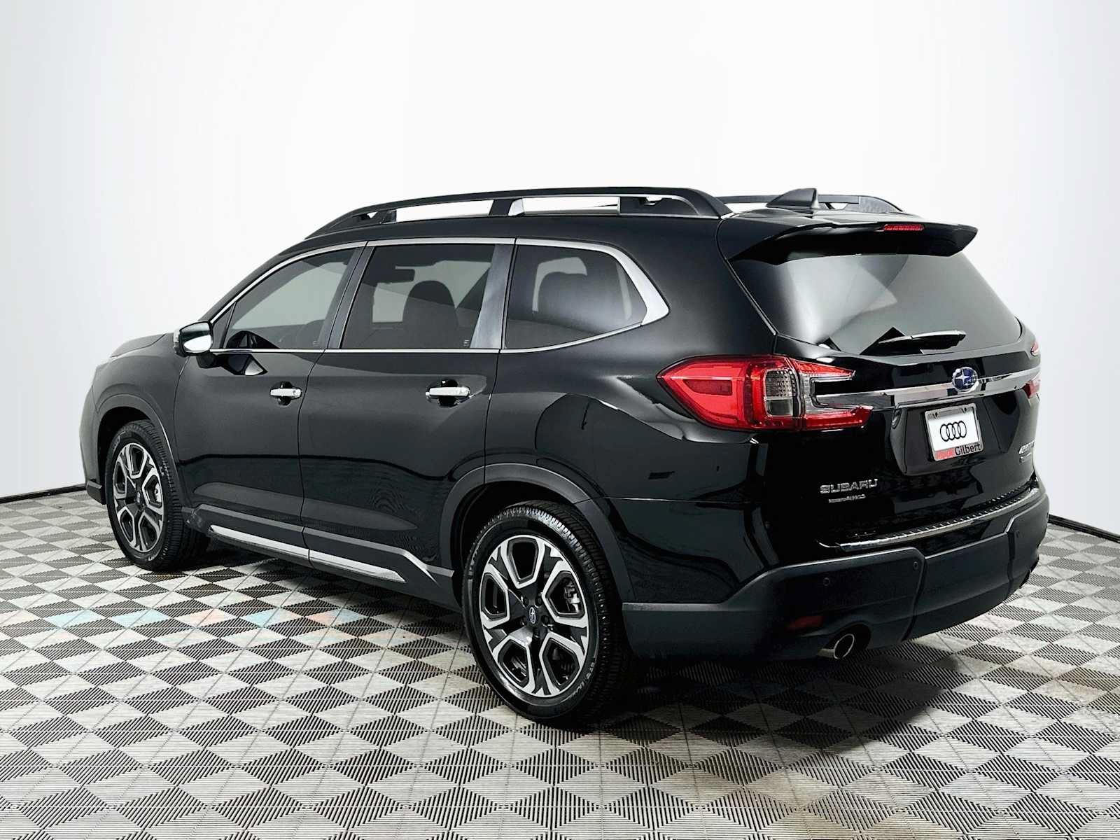 Used 2023 Subaru Ascent Touring AWD/4WD image 5