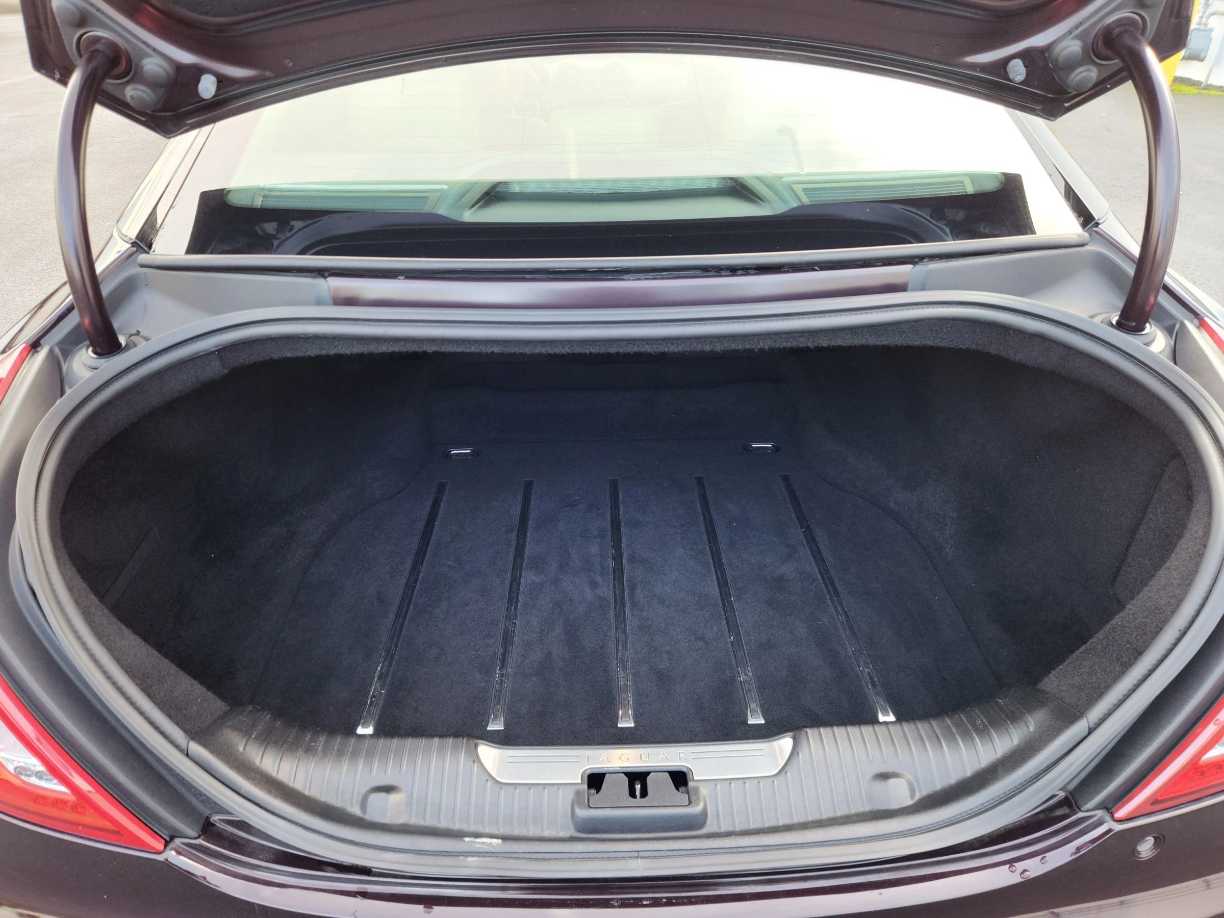 Used 2011 Jaguar XJ L Supersport RWD image 27