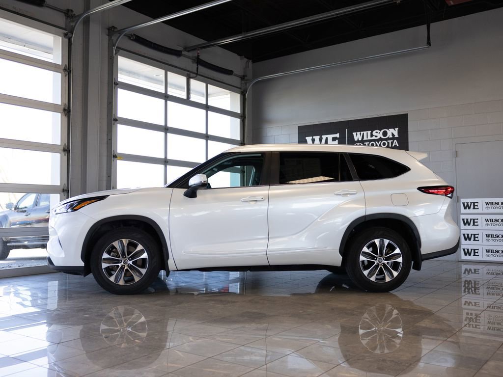 Used 2023 Toyota Highlander XLE